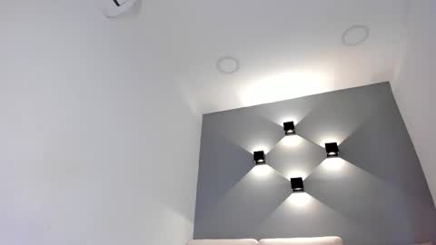 Snapshot of ellamontoya chatting on 10.01.25 Ella online show from 10.01.25