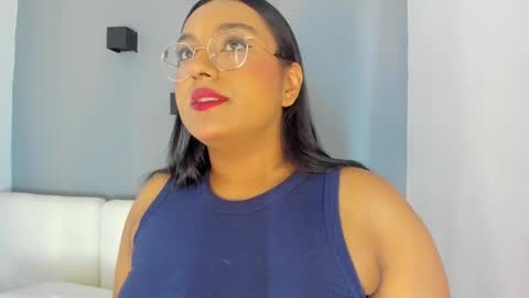 Snapshot of ellamontoya chatting on 10.11.25 Ella online show from 10.11.25