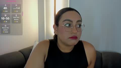 Snapshot of ellamontoya chatting on 11.07.25 Ella online show from 11.07.25