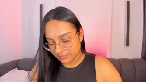 Snapshot of ellamontoya chatting on 11.26.25 Ella online show from 11.26.25