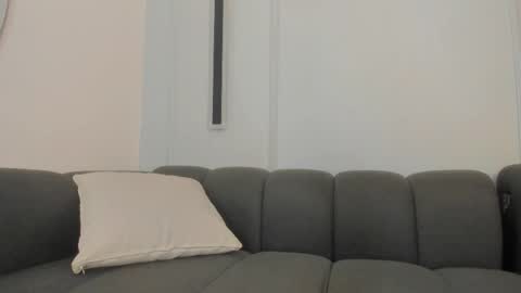 Snapshot of ellamontoya chatting on 11.29.25 Ella online show from 11.29.25