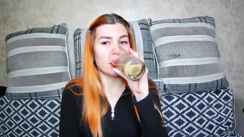 EllaNuar online show from 09.15.25