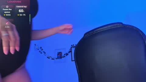 Snapshot of ellarosee_ chatting on 04.10.26 ellarosee_ online show from 04.10.26