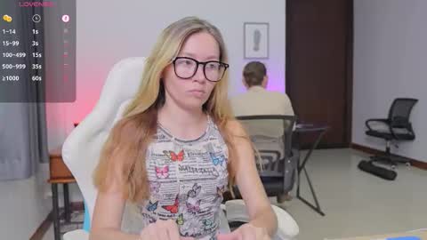 Snapshot of ellcrys chatting on 10.09.25 im Elsa lets go Subscribe to my OF and Youtube -35 online show from 10.09.25