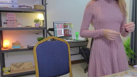 Snapshot of ellcrys chatting on 11.24.25 im Elsa lets go Subscribe to my OF and Youtube -35 online show from 11.24.25