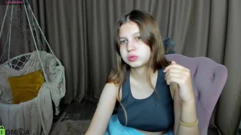 Snapshot of elle_ellise chatting on 09.11.25 elle_ellise online show from 09.11.25