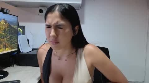 Snapshot of ellecollinss chatting on 10.09.25 S O F I A 3 Try my private online show from 10.09.25