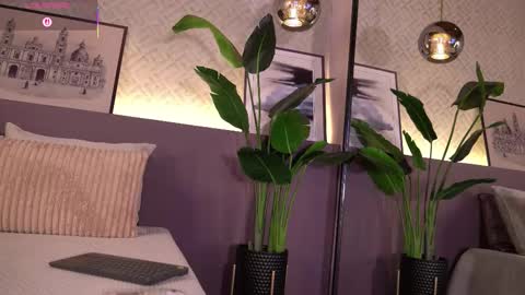 Elle Diane online show from 12.04.25