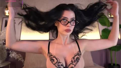 Elle Diane online show from 04.13.26