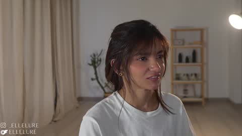 Snapshot of ellelure_ chatting on 01.17.25 Linda Restrepo online show from 01.17.25