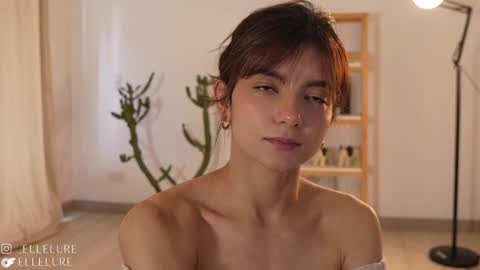 Snapshot of ellelure_ chatting on 01.29.25 Linda Restrepo online show from 01.29.25