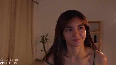 Snapshot of ellelure_ chatting on 01.31.25 Linda Restrepo online show from 01.31.25