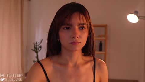 Snapshot of ellelure_ chatting on 02.01.25 Linda Restrepo online show from 02.01.25