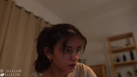 Snapshot of ellelure_ chatting on 02.05.25 Linda Restrepo online show from 02.05.25