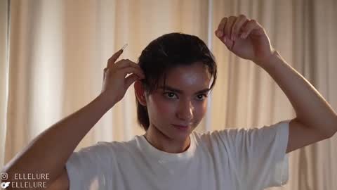 Snapshot of ellelure_ chatting on 02.09.25 Linda Restrepo online show from 02.09.25