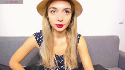 Snapshot of ellen_flow chatting on 12.15.24 ellen_flow online show from 12.15.24