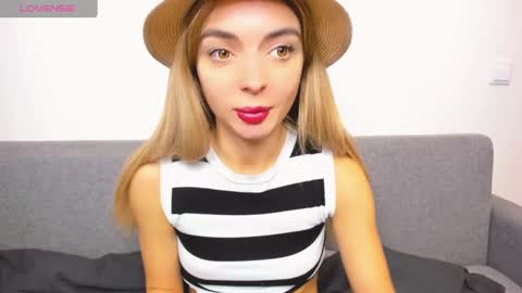 Snapshot of ellen_flow chatting on 12.15.24 ellen_flow online show from 12.15.24