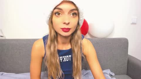 Snapshot of ellen_flow chatting on 12.17.24 ellen_flow online show from 12.17.24