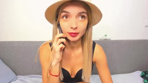 Snapshot of ellen_flow chatting on 02.21.25 ellen_flow online show from 02.21.25