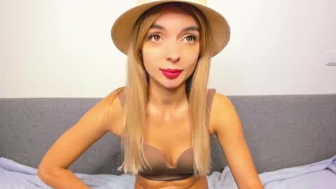 Snapshot of ellen_flow chatting on 02.28.25 ellen_flow online show from 02.28.25