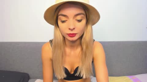 Snapshot of ellen_flow chatting on 03.02.25 ellen_flow online show from 03.02.25