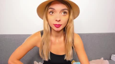 Snapshot of ellen_flow chatting on 03.07.25 ellen_flow online show from 03.07.25