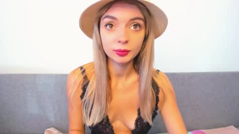 Snapshot of ellen_flow chatting on 03.09.25 ellen_flow online show from 03.09.25