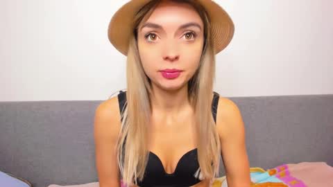 Snapshot of ellen_flow chatting on 03.09.25 ellen_flow online show from 03.09.25