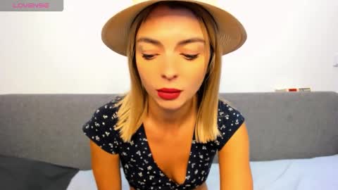 Snapshot of ellen_flow chatting on 09.25.25 ellen_flow online show from 09.25.25