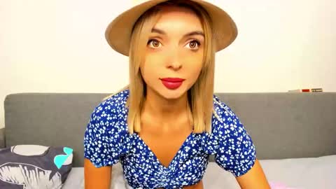 Snapshot of ellen_flow chatting on 09.26.25 ellen_flow online show from 09.26.25