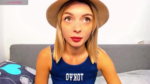 Snapshot of ellen_flow chatting on 09.30.25 ellen_flow online show from 09.30.25