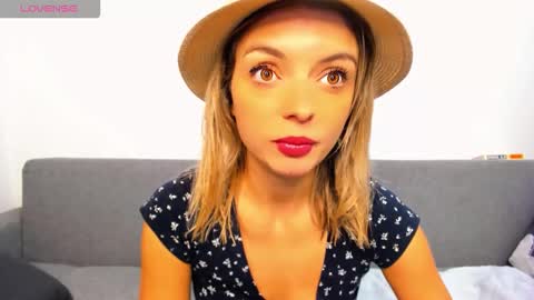 Snapshot of ellen_flow chatting on 11.09.25 ellen_flow online show from 11.09.25