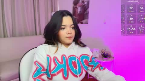 Snapshot of elli_snow chatting on 10.07.25 elli_snow online show from 10.07.25