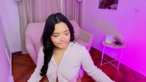 Snapshot of elli_snow chatting on 10.11.25 elli_snow online show from 10.11.25