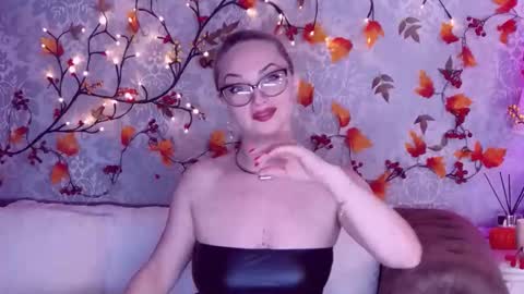 Elliana online show from 10.15.25