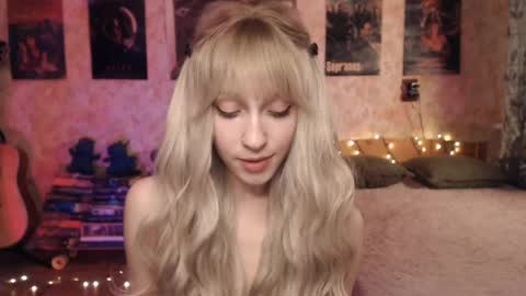 ellie_friendly online show from 01.22.25