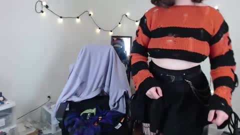 Ellie Charmful online show from 11.15.25