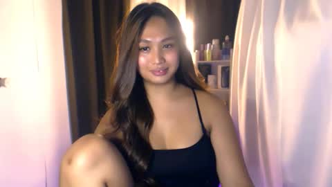 Snapshot of elliecummers chatting on 05.27.26 ellie online show from 05.27.26
