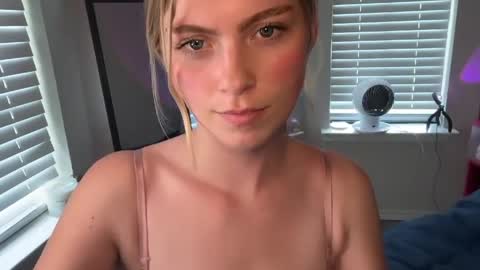 Ellie online show from 04.16.26