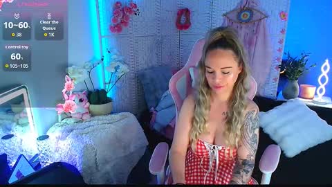EllieKarr online show from 10.18.25