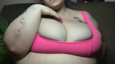 Ellie Louise online show from 02.22.25