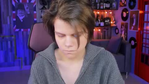 Snapshot of elliemurler chatting on 09.25.25 elliemurler online show from 09.25.25