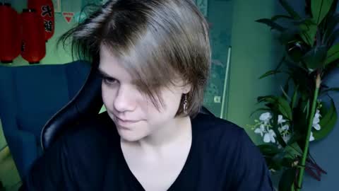 Snapshot of elliemurler chatting on 10.01.25 elliemurler online show from 10.01.25