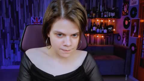 Snapshot of elliemurler chatting on 10.09.25 elliemurler online show from 10.09.25