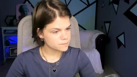 Snapshot of elliemurler chatting on 10.10.25 elliemurler online show from 10.10.25