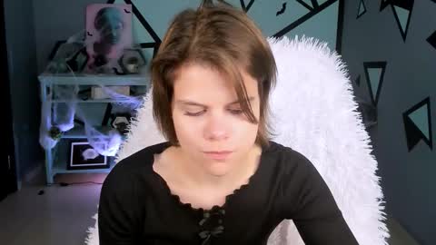 Snapshot of elliemurler chatting on 10.18.25 elliemurler online show from 10.18.25