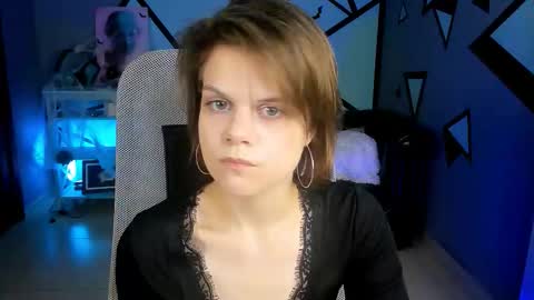 Snapshot of elliemurler chatting on 10.23.25 elliemurler online show from 10.23.25