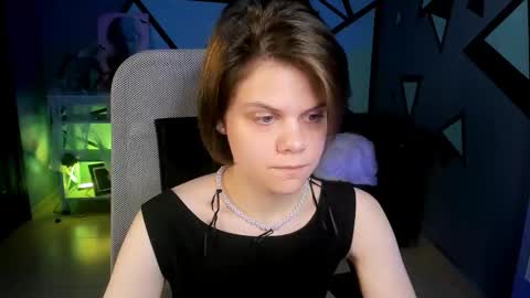 Snapshot of elliemurler chatting on 10.25.25 elliemurler online show from 10.25.25