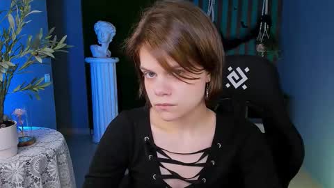 Snapshot of elliemurler chatting on 10.30.25 elliemurler online show from 10.30.25