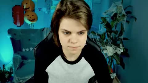 Snapshot of elliemurler chatting on 11.01.25 elliemurler online show from 11.01.25